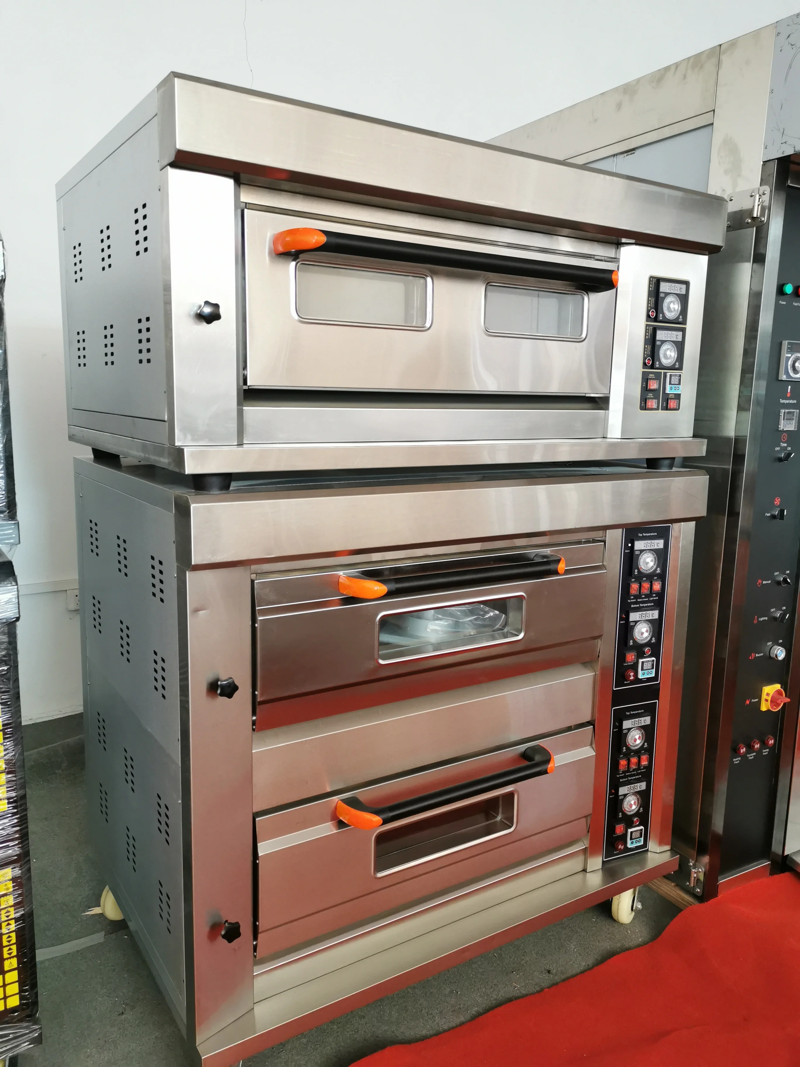 Freestanding Bakery Equipment Bread Making Machine Gas Commercial Pizza Oven